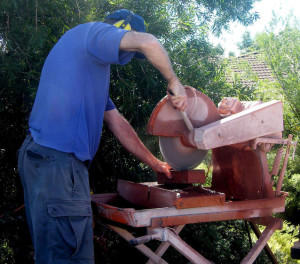 Loud machinery can cause tinnitus 