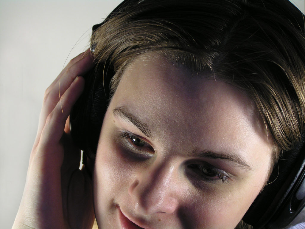 Binaural beats can help ease tinnitus